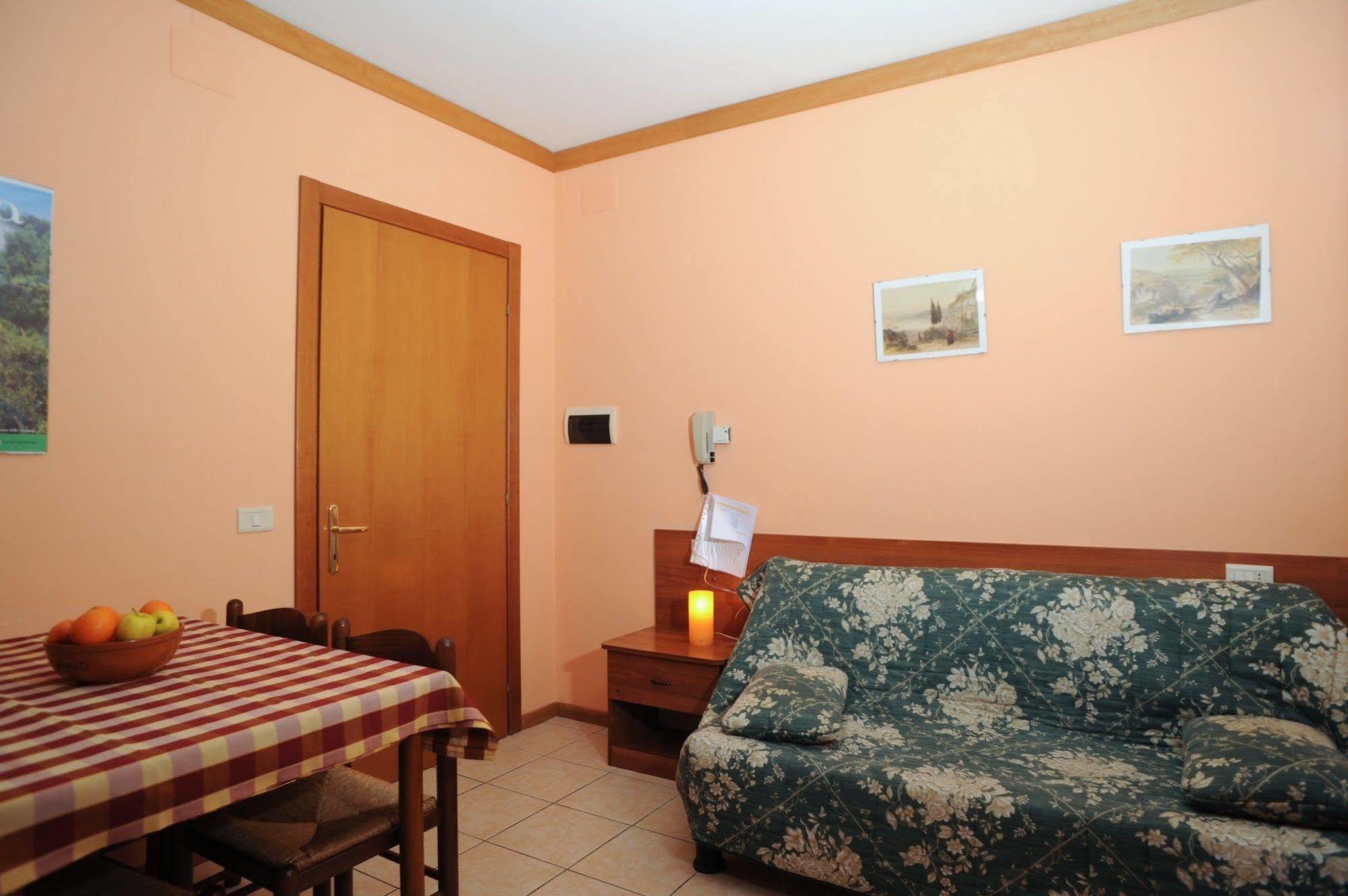 Agriturismo La Mora Ассизи Экстерьер фото