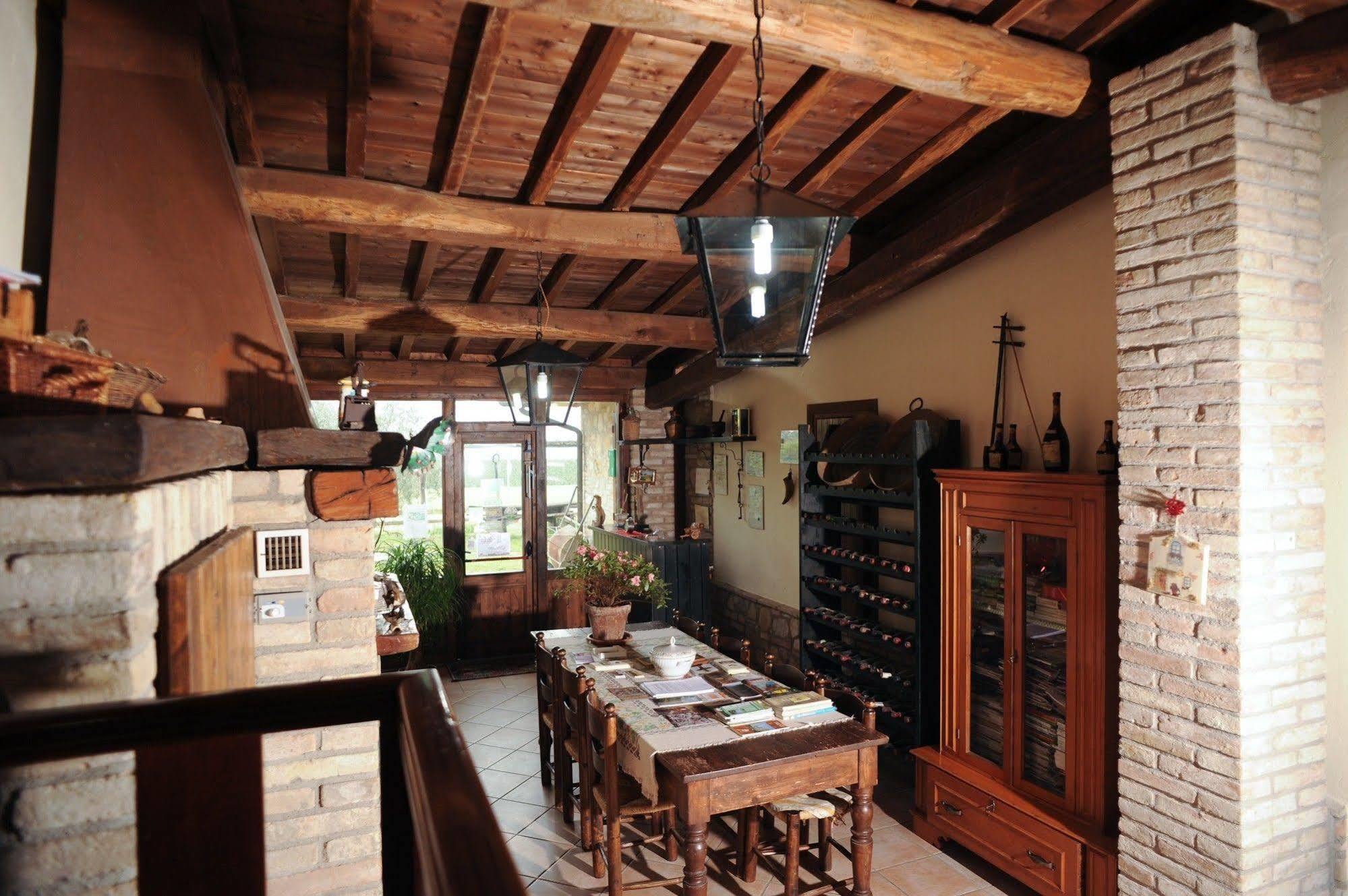 Agriturismo La Mora Ассизи Экстерьер фото