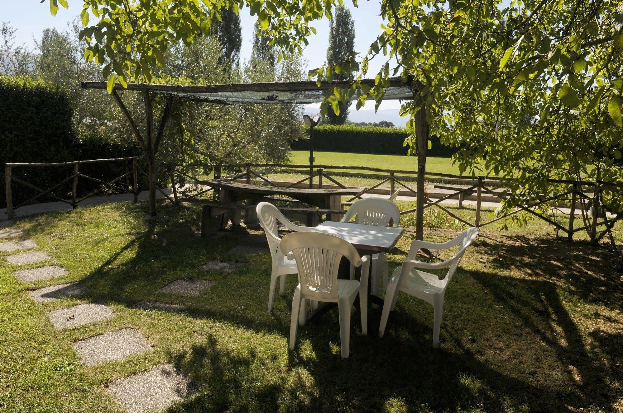 Agriturismo La Mora Ассизи Экстерьер фото