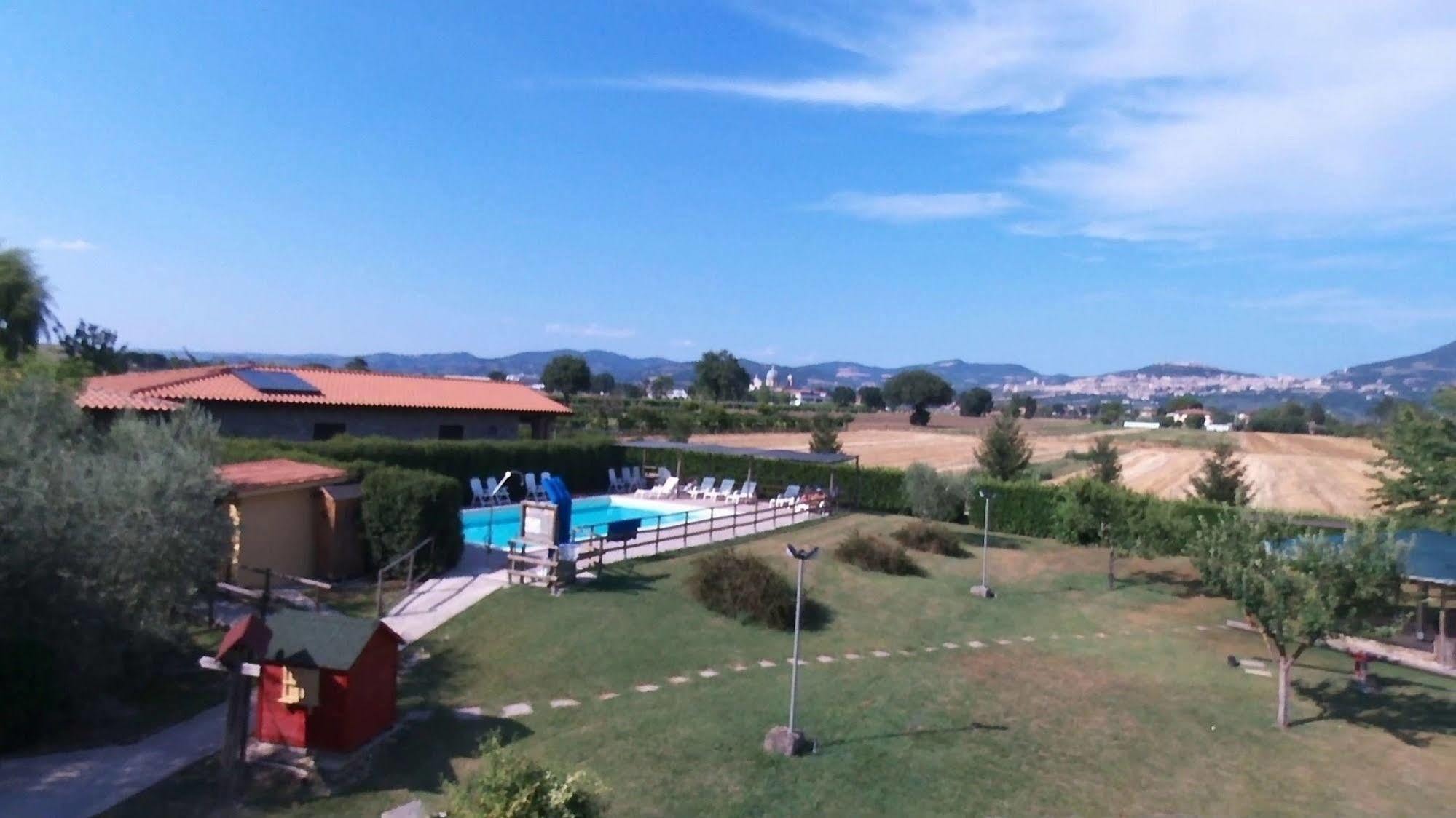 Agriturismo La Mora Ассизи Экстерьер фото